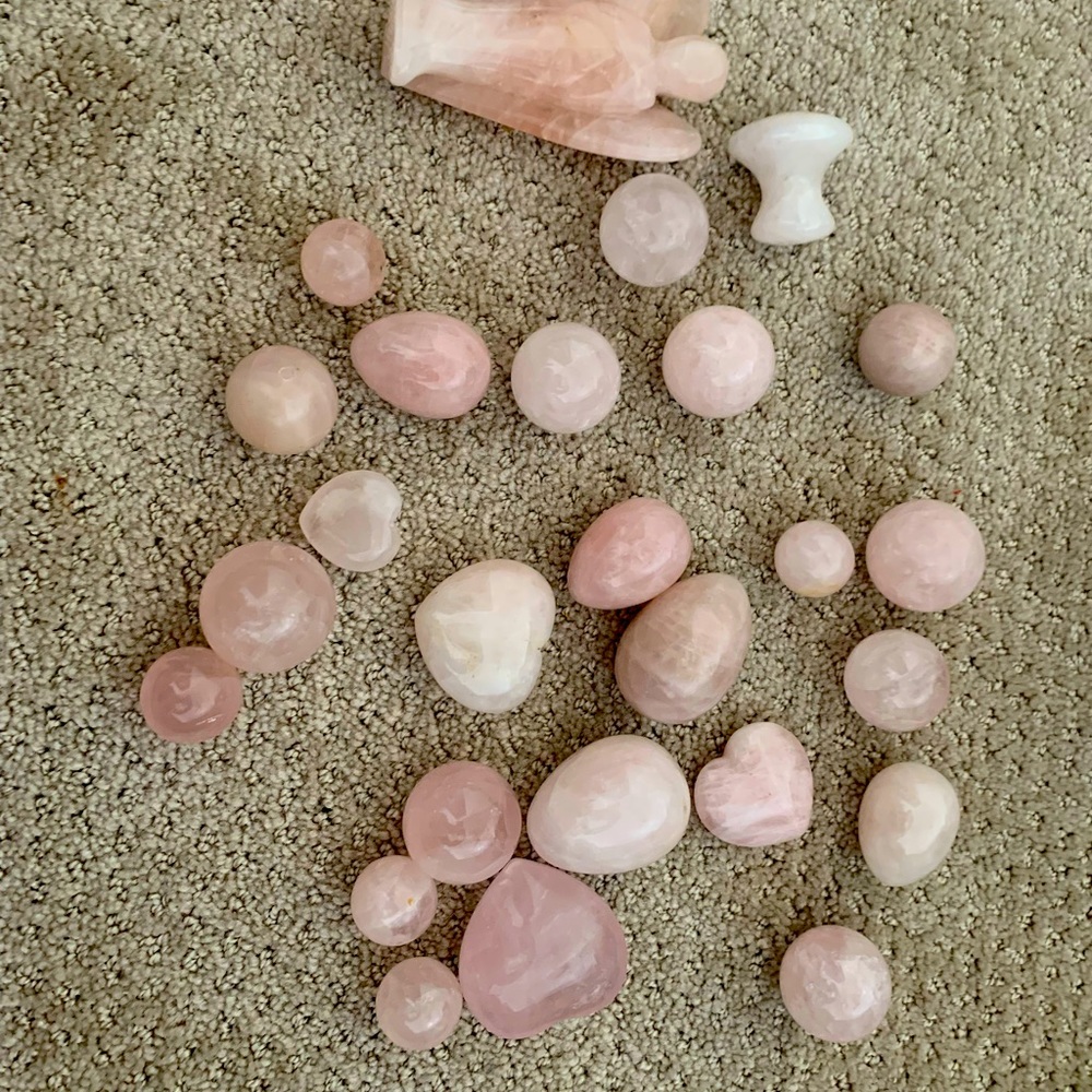 Assorted rose quartz items